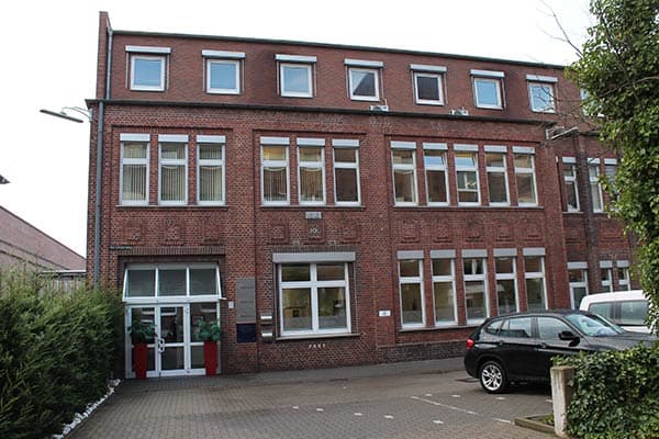 Gewerbehalle Wohlenbergstraße 5 – LKW-Sektionaltore
